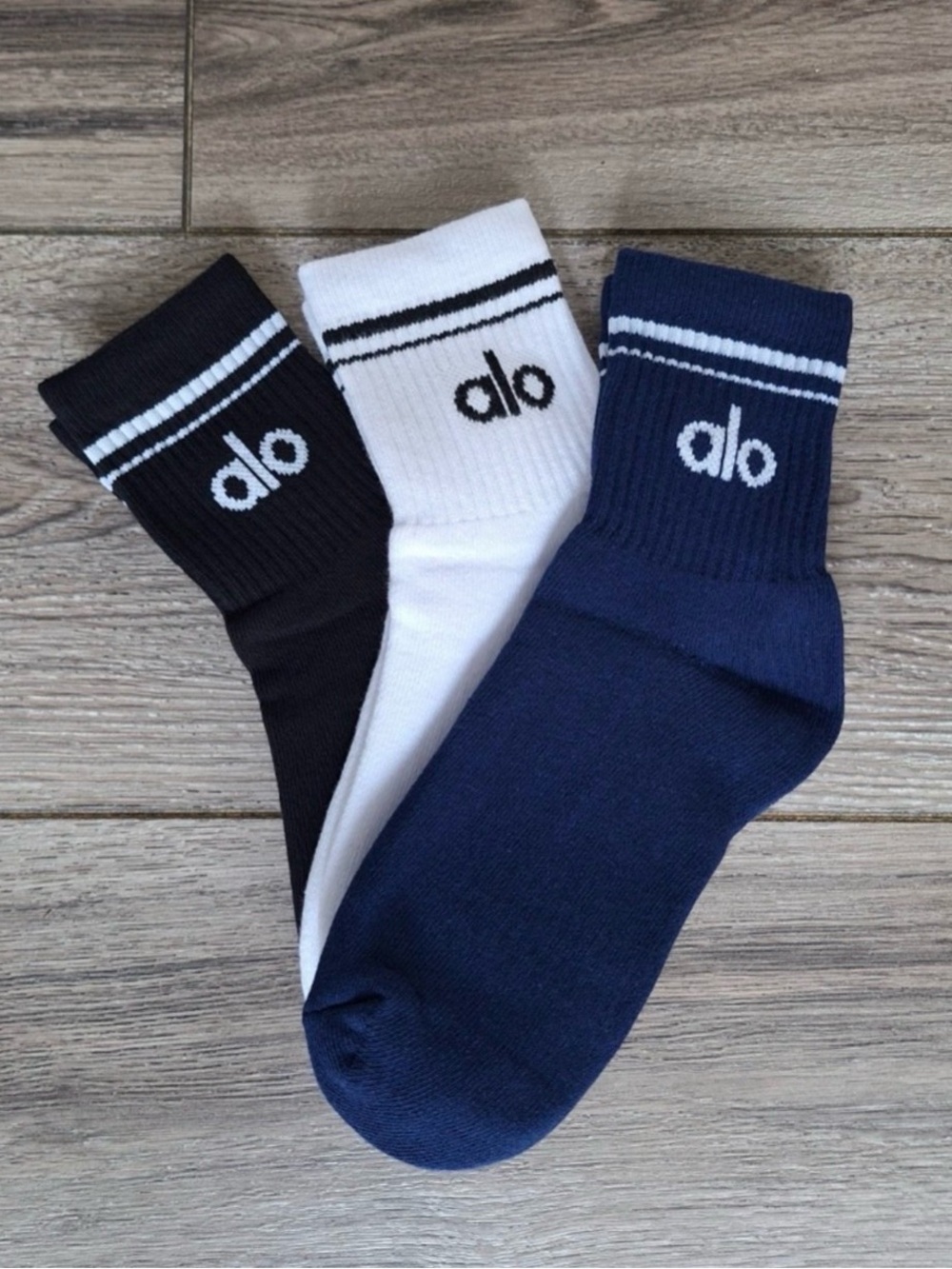 ALO Throwback socks 3 pairs brand new